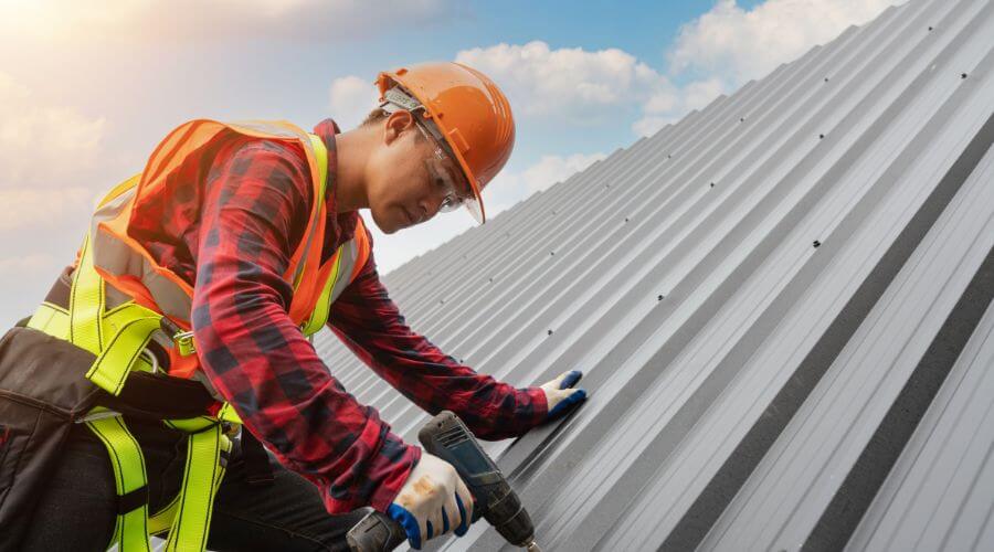 Expert Emergency Roof Repairs services in Osseo, MI